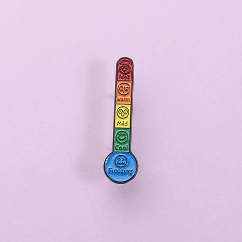 Spilla in Smalto Termometro Creativa Simpatico Cartone Animato in Lega di Zinco Indicatore di Temperatura Emozionale Distintivo Gioiello Regalo