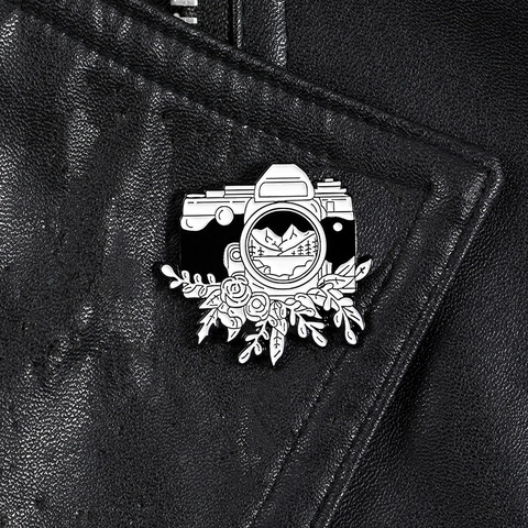 Vintage Kamera Emaille Brosche Pin Für Damen Herren Legierung Berg Wald Rose Blume Revers Abzeichen Rucksack Hut Dekor Schmuck