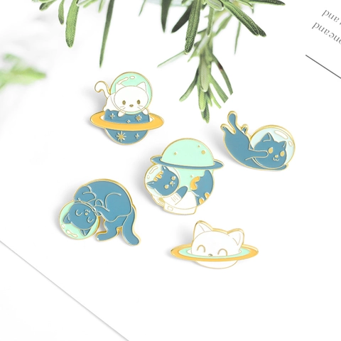 Schattige Ruimte Astronaut Kat Emaille Broche Cartoon Planeet Melkweg Kitten Legering Badge Pinnen Voor Rugzak Kleding Decoratie Sieraden