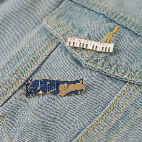 Simpatiche Spille Smaltate Serie Musicale in Lega Tastiera di Pianoforte Gatto Note Musicali Spilla per Vestiti Borse Gioielli Regalo