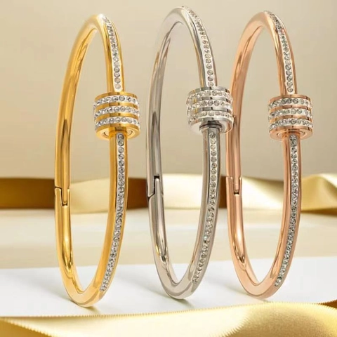 Elegant Stainless Steel Bangle Bracelet For Women With Pave Rhinestone Sliding Rings Gold Plated Non Fading Minimalist Jewelry