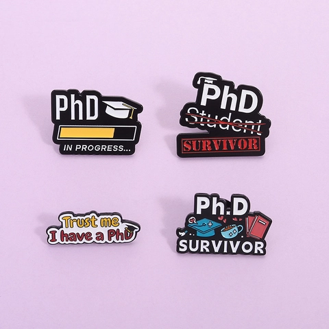 Καρφίτσες Σμάλτου PhD Student Survivor από Κράμα Καπέλο Αποφοίτησης Βιβλίο Καφέ Μπάρα Φόρτωσης Καρφίτσες για Φοιτητές Κοσμήματα Δώρο