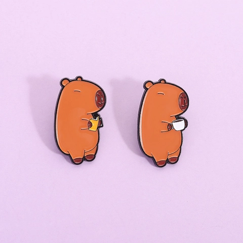 Lindo Broche De Esmalte Capibara De Dibujos Animados Aleación Pintada Insignia Animal Accesorios Para Mochilas Ropa Regalo Creativo