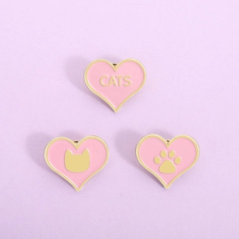 Spilla Smaltata a Cuore Rosa Zampa di Gatto Lettera Gatti Distintivo in Lega Creativa per Decorazione Abbigliamento Borsa Donna Accessorio