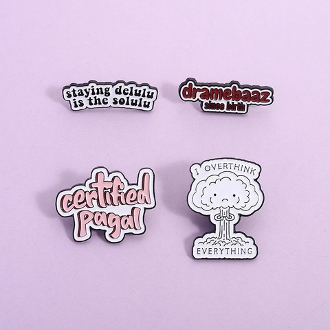 Creatieve Cartoon Emotie Angst Emaille Pin Persoonlijkheid Legering Broche staying delulu I OVERTHINK EVERYTHING Pin Badge