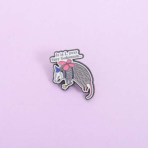 Épingle en Émail Opossum Fée Marraine Drôle Dessin Animé Avec Ailes Baguette Broche en Alliage Laque Badge Pour Vêtements Sac