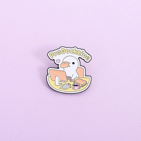 Broche en Émail Canard au Travail Drôle ProDucktive Badge en Alliage Peint Créatif pour Décoration de Vêtements et Sacs de Bureau