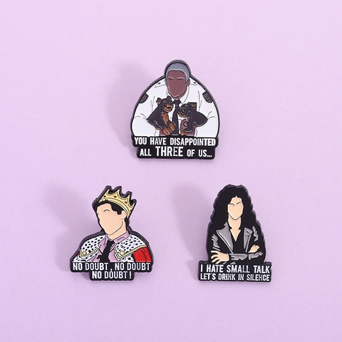 Spille in Smalto in Lega di Zinco Creative Personaggi della Serie TV Brooklyn Nine-Nine Distintivi Cartoni per Vestiti Borse Zaini Gioielli Unisex Regalo