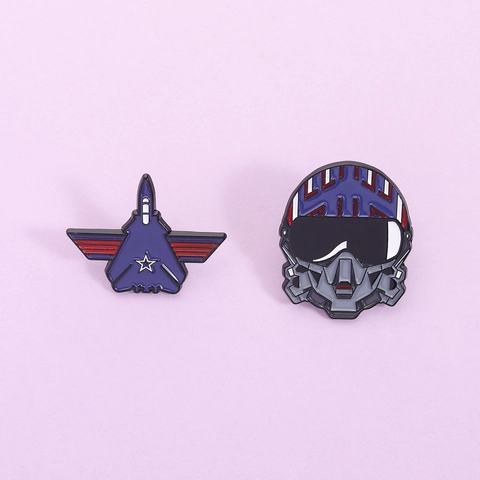Broche en Émail Série Pilote Personnalisée Dessin Animé Avion de Chasse Casque Badge Alliage de Zinc Peinture au Four Bijoux