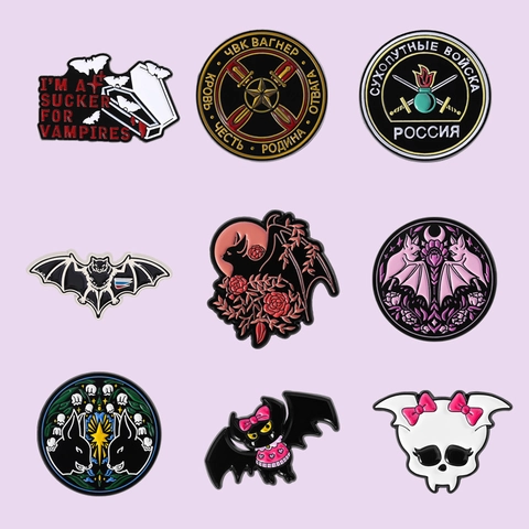 Kreative Süße Fledermaus Serie Emaille Brosche Gothic Cartoon Vampir Sarg Skelett Metall Abzeichen Halloween Schmuck Zubehör