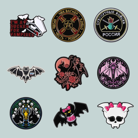 Kreative Süße Fledermaus Serie Emaille Brosche Gothic Cartoon Vampir Sarg Skelett Metall Abzeichen Halloween Schmuck Zubehör