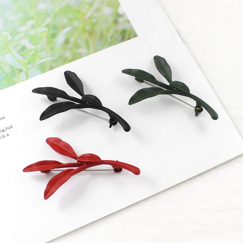 Minimalist Alloy Leaf Brooch Pin Matte Finish Plant Shape Branch Badge For Suit Sweater Clothing Accessories Unisex Jewelry