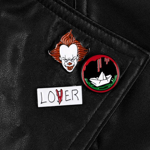 Horror Movie Theme Enamel Brooch Pins Alloy Pennywise Clown Paper Boat Lover Loser Badges For Backpack Clothing Jewelry