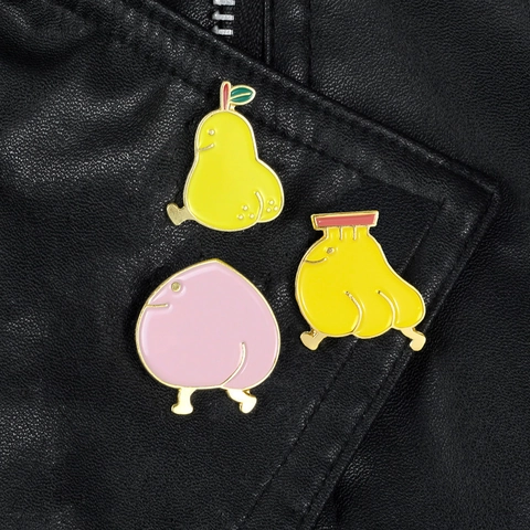 Creative Cartoon Fruit Enamel Brooch Pins Set Funny Peach Pear Banana Athlete Athlete Pins Alloy Lapel Badges For Backpack Clothing Jewelry