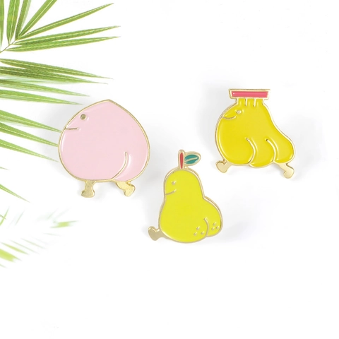 Creative Cartoon Fruit Enamel Brooch Pins Set Funny Peach Pear Banana Athlete Athlete Pins Alloy Lapel Badges For Backpack Clothing Jewelry