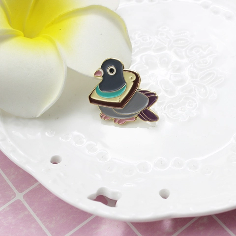 Creative Cartoon Pigeon Toast Enamel Brooch Pin Alloy Funny Animal Badge Jewelry Gift For Women Men Daily Bag Decoration