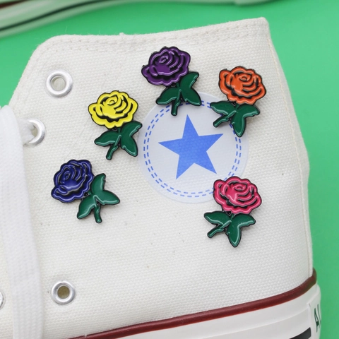 Legierung Rosenblüte Emaille Brosche Pin Farbige Botanische Abzeichen Für Damen Kleidung Tasche Dekoration Mode Schmuck