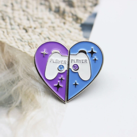 Heart Gaming Controller Player One Two Puzzle Brooch Alloy Enamel Pin Badge For Couples Friends Daily Accessory Jewelry