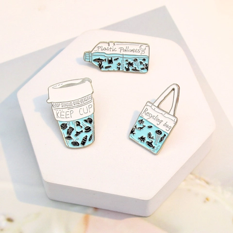 Creative Environmental Protection Ocean Theme Alloy Enamel Brooch Plastic Bottle Recycling Bag Badge Fashion Pin Jewelry