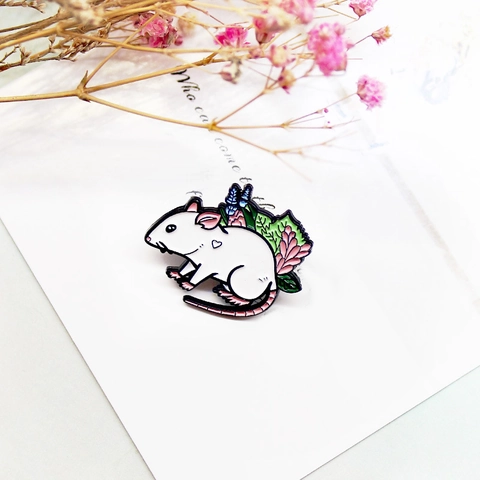 Cartoon Cute White Mouse Hiding In Lavender Enamel Brooch Heart Mark Creative Animal Alloy Lapel Pin Jewelry For Gift Women