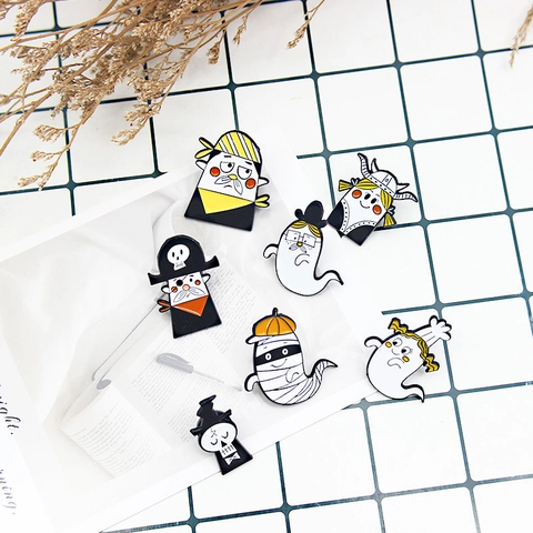Mignons Pins en Émail Famille Fantôme Broche en Alliage Pirate Crâne Momie Chef Badges Créatifs pour Halloween Bijoux
