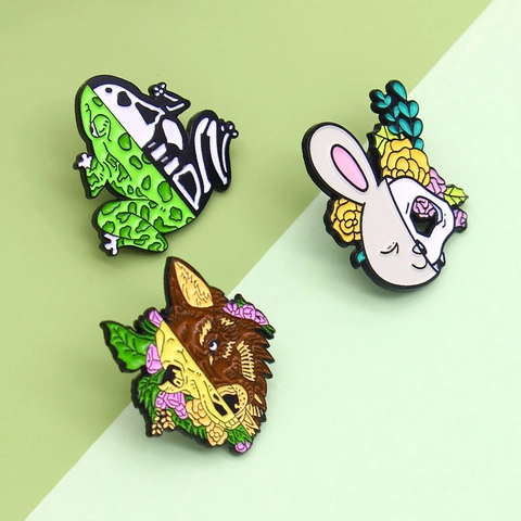 Halloween Animal Social Party Skeleton Rabbit Frog Wolf Enamel Brooch Pin Set Creative Floral Anatomy Badges Jewelry