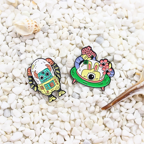 Creative Cartoon Enamel Brooches Alloy Robot Rabbit Spaceship Pins For Backpack Clothes Decoration Cute Jewelry Gift For Kids