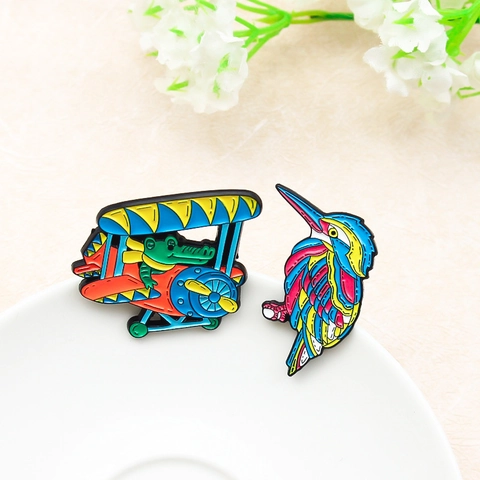 Cute Cartoon Animal Enamel Pins Crocodile Driving Airplane Colorful Kingfisher Bird Alloy Brooches Fashion Clothing Decoration