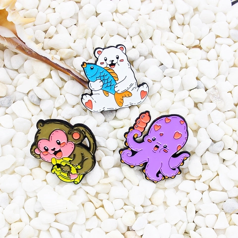 Kreative Cartoon Tier Emaille Pin Affe Mit Banane Eisbär Mit Fisch Oktopus Brosche Abzeichen Für Kleidung Taschen Kinder