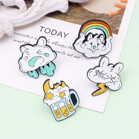 Pin's en Émail Dessin Animé Nuage Musclé Arc-en-Ciel Éclair Chope de Bière Broche pour Femmes Enfants Sac à Dos Vêtements Bijoux