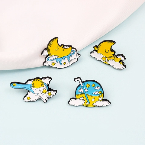 Dessin Animé Lune Nuage Émail Pin Alliage Ciel Étoilé Thème Broche Badge Pour Femmes Enfants Vêtements Sac À Dos Accessoires Cadeau