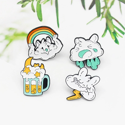 Pin's en Émail Dessin Animé Nuage Musclé Arc-en-Ciel Éclair Chope de Bière Broche pour Femmes Enfants Sac à Dos Vêtements Bijoux