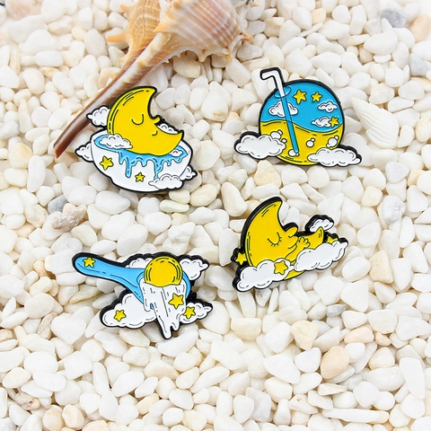 Dessin Animé Lune Nuage Émail Pin Alliage Ciel Étoilé Thème Broche Badge Pour Femmes Enfants Vêtements Sac À Dos Accessoires Cadeau