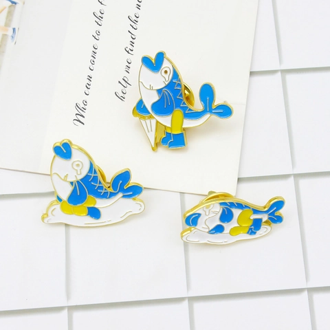 Cartoon Fish Enamel Pin Alloy Koi Shark Lapel Brooch Umbrella Design Cute Animal Pin For Clothing Bags Jewelry Decoration Gift