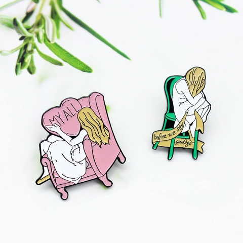 Artistieke Cartoon Emaille Broche Vrouwen Legering Metaal Meisje Op Sofa Hart Ontwerp Mode Rugzak Badge Sieraden Cadeau