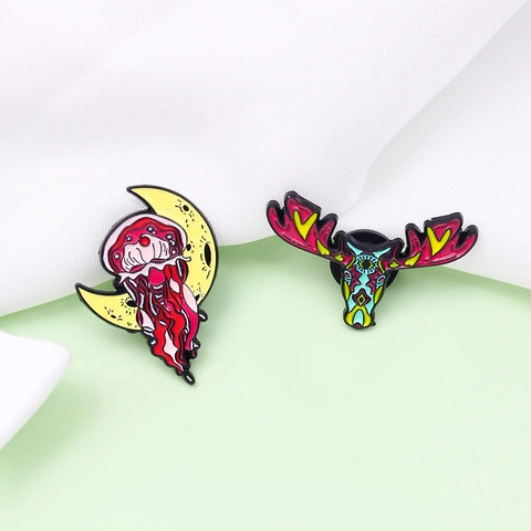 Set de Broche de Esmalte de Aleación de Dibujos Animados Creativos Cabeza de Ciervo Psicodélica Medusa Luna Insignia Animal para Ropa