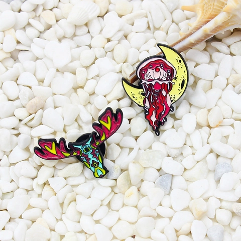 Set de Broche de Esmalte de Aleación de Dibujos Animados Creativos Cabeza de Ciervo Psicodélica Medusa Luna Insignia Animal para Ropa