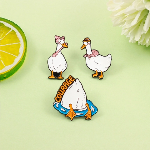 Broche Émail Canard Gros Dessin Animé Badge Canard Plongeur Courage Alliage Broche Animale Pour Décoration Sac À Dos Vêtements Unisexe Cadeau
