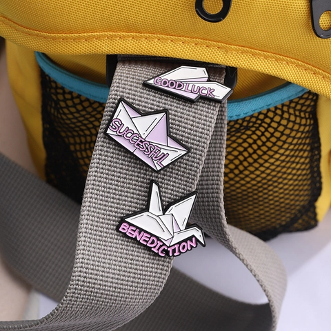 Minimalist Origami Paper Plane Crane Boat Enamel Brooch Pin Zinc Alloy Cartoon Badge For Bag Clothes Jewelry Decor