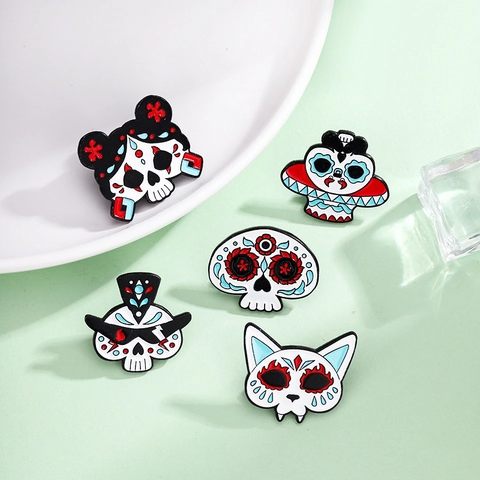 Spilla in Smalto Teschio di Zucchero del Giorno dei Morti Messicano in Lega di Zinco Maschera Cartone Animato Gioielli Unisex
