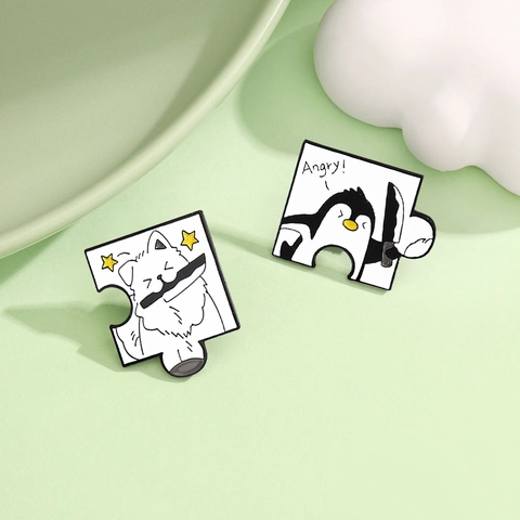 Ensemble de Broches en Émail d'Animaux de Dessins Animés Drôles Forme de Pièce de Puzzle Manchot Chien Poussin Souris Tenant un Couteau Épingles pour Sac à Dos Bijoux Cadeau