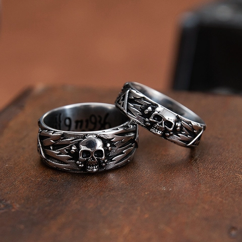 Anello in Acciaio Inossidabile Vintage con Teschio e Croce per Uomo Donna Anello a Fascia Gotico Punk Distressed Gioielli