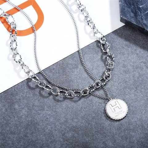 Collana Minimalista in Acciaio al Titanio a Doppio Strato Con Ciondolo a Lettera H per Donna Colore Argento Disco Rotondo Gioielli