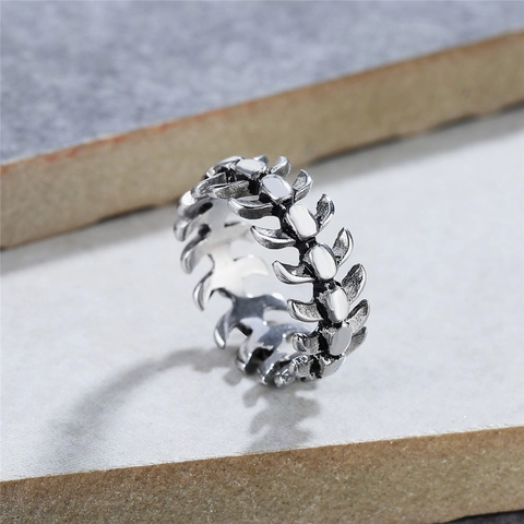 Anello Punk Gothic a Forma di Osso Spinale per Uomo in Acciaio al Titanio Fascia Scheletro Gioielli Retro Vintage
