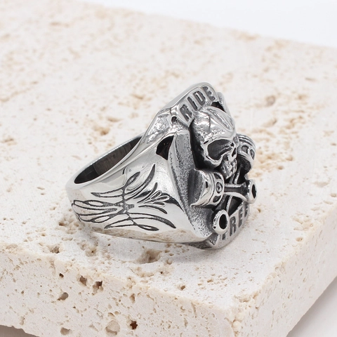 Bague Tête De Mort Retro Punk Acier Inoxydable Vieilli Biker Riding Band Ride Free Piston Design Gothique Heavy Metal Bijoux Pour Hommes Accessoire Masculin