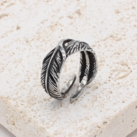 Anello in Acciaio al Titanio Vintage a Forma di Piuma Retrò Ossidato Colore Argento Anello Regolabile per Uomo Donna Gioielli