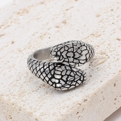 Anello Doppia Testa di Serpente Vintage Acciaio Inossidabile Trama Squame di Serpente Gioielli Punk Gothic Accessorio Unisex