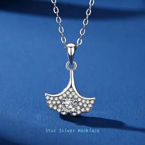 Collier Pendentif Feuille de Ginkgo en Argent Sterling S925 Brillant Forme d'Éventail Moissanite Zircone Bijoux de Cou pour Femme Cadeau