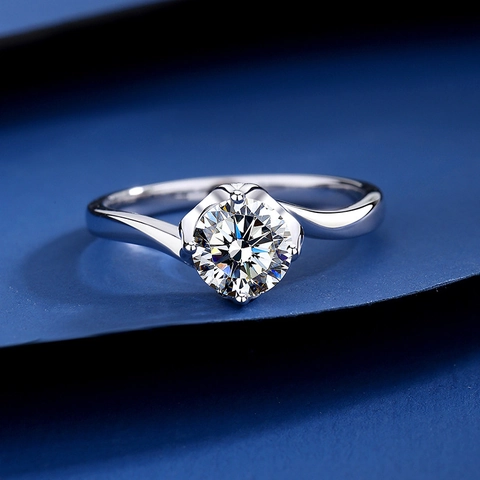 Eleganter 925 Sterlingsilber Ring Für Damen Mit Einem Karat Rundem Moissanit Gedrehtes Band Design Hochzeit Feiner Schmuck
