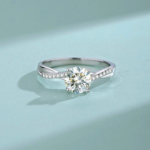 925 Sterlingsilber Moissanit Zirkonia Verdrehtes Band Ring Rund Vier Klauen Verlobung Hochzeit Ring Für Damen Mode Schmuck